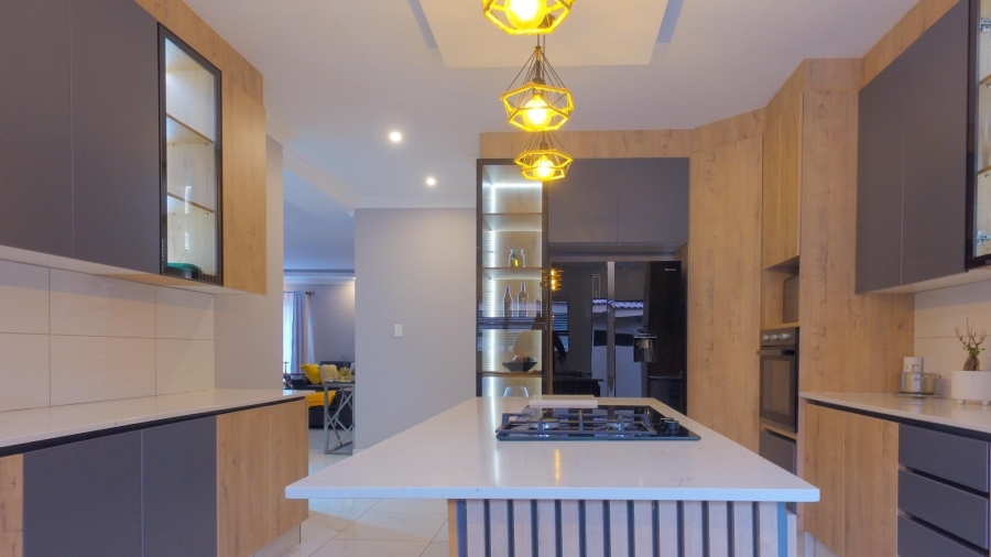 4 Bedroom Property for Sale in Waterkloof East North West